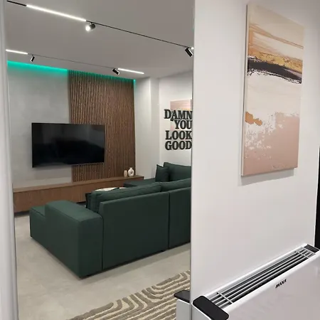 Solux - Perfect Location - Free Parking Tirana