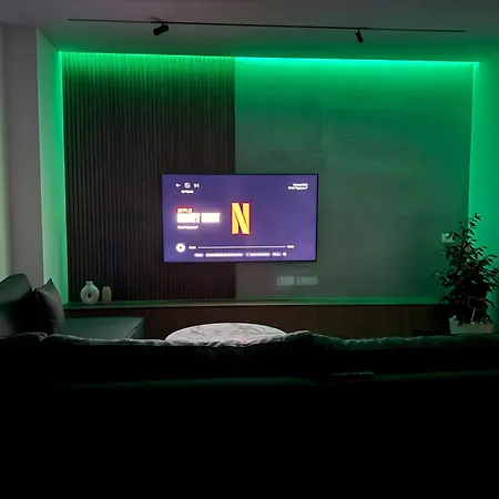 Solux - Perfect Location - Free Parking * تيرانا