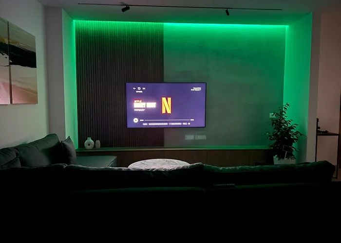 Solux - Perfect Location - Free Parking * تيرانا