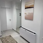 Solux - Perfect Location - Free Parking *