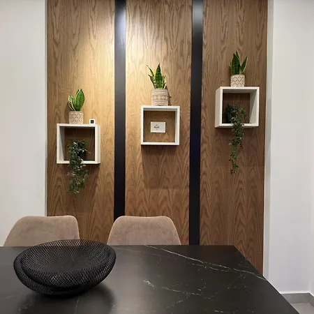 Solux - Perfect Location - Free Parking Apartment