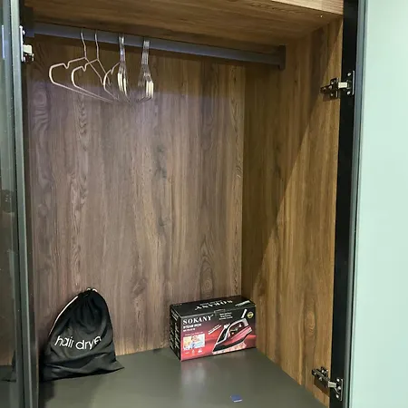 Solux - Perfect Location - Free Parking Apartment *