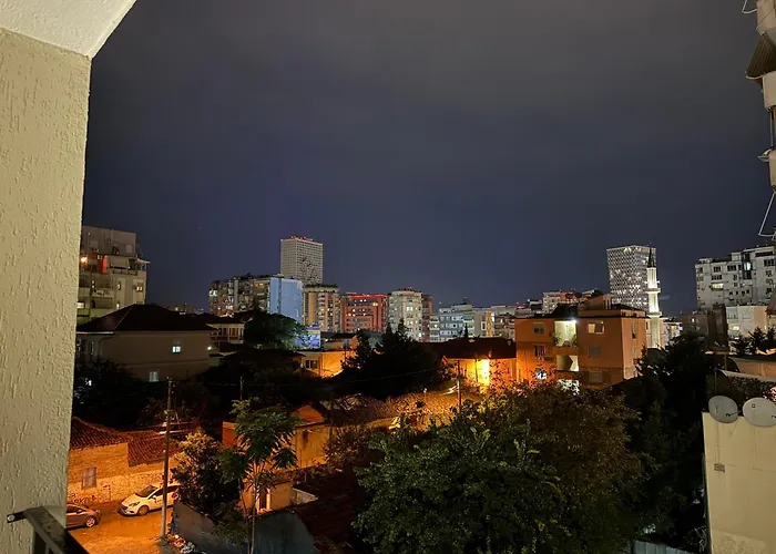 Solux - Perfect Location - Free Parking *